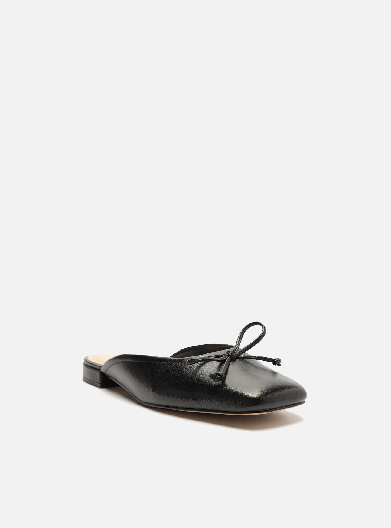 Jordyn Black Leather Mule - Flat Slip On Shoes – Arezzo