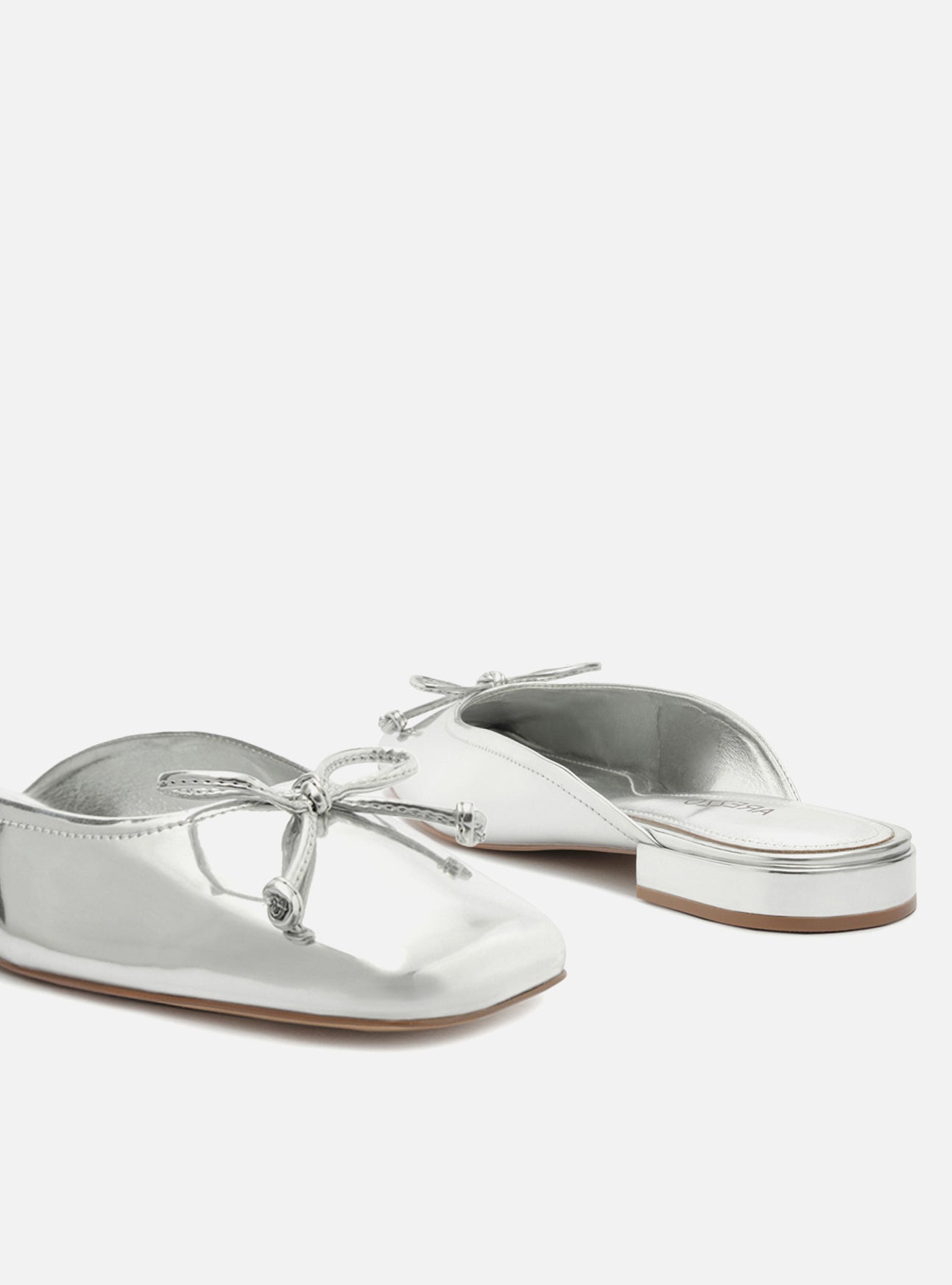 Jordyn Silver Mule Flat Slip On Shoes Arezzo